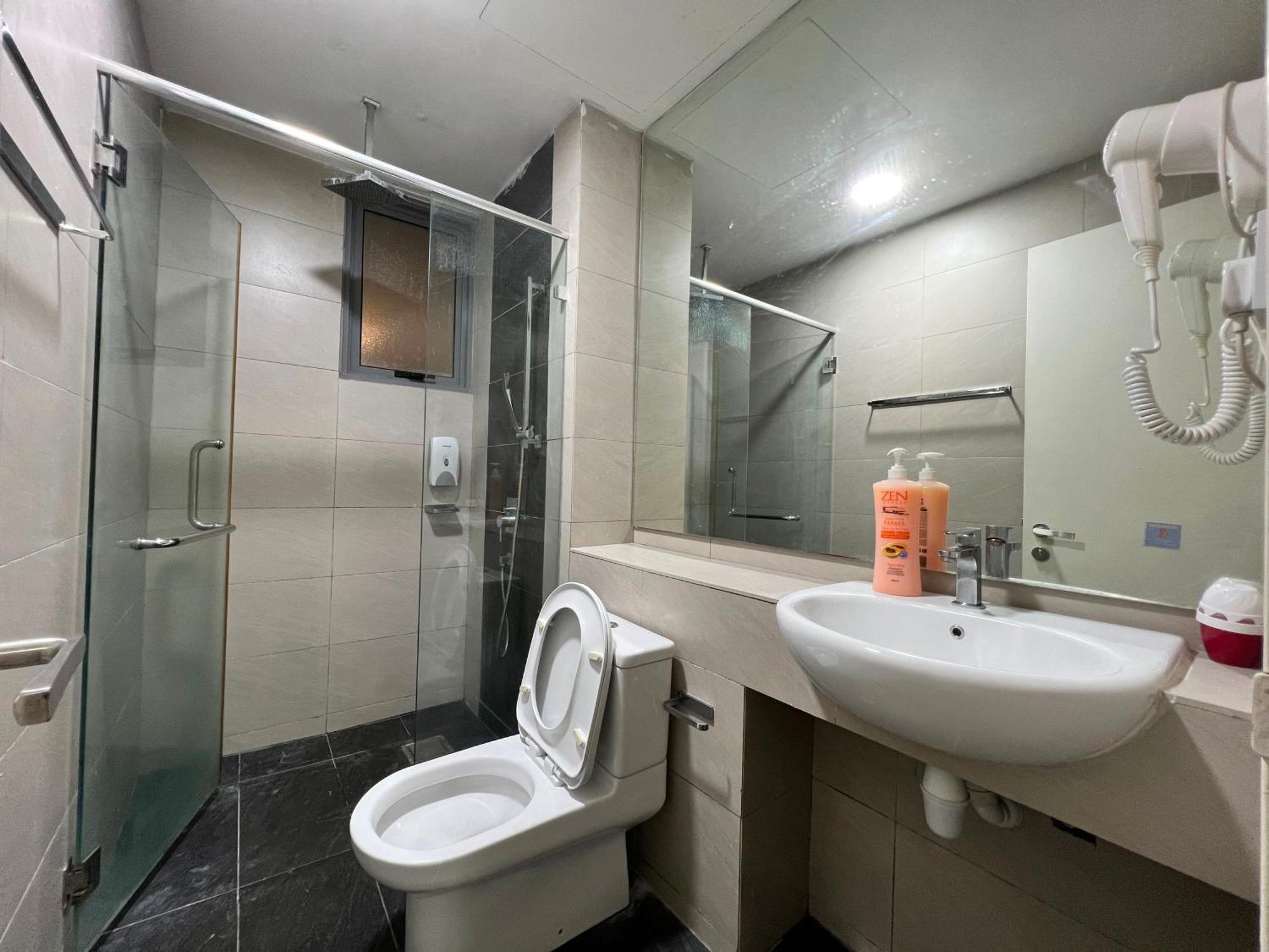 Capital O 90987 The Loft Residences Homestay @ Imago Shopping Mall 2 Kampong Sembulan Exterior foto