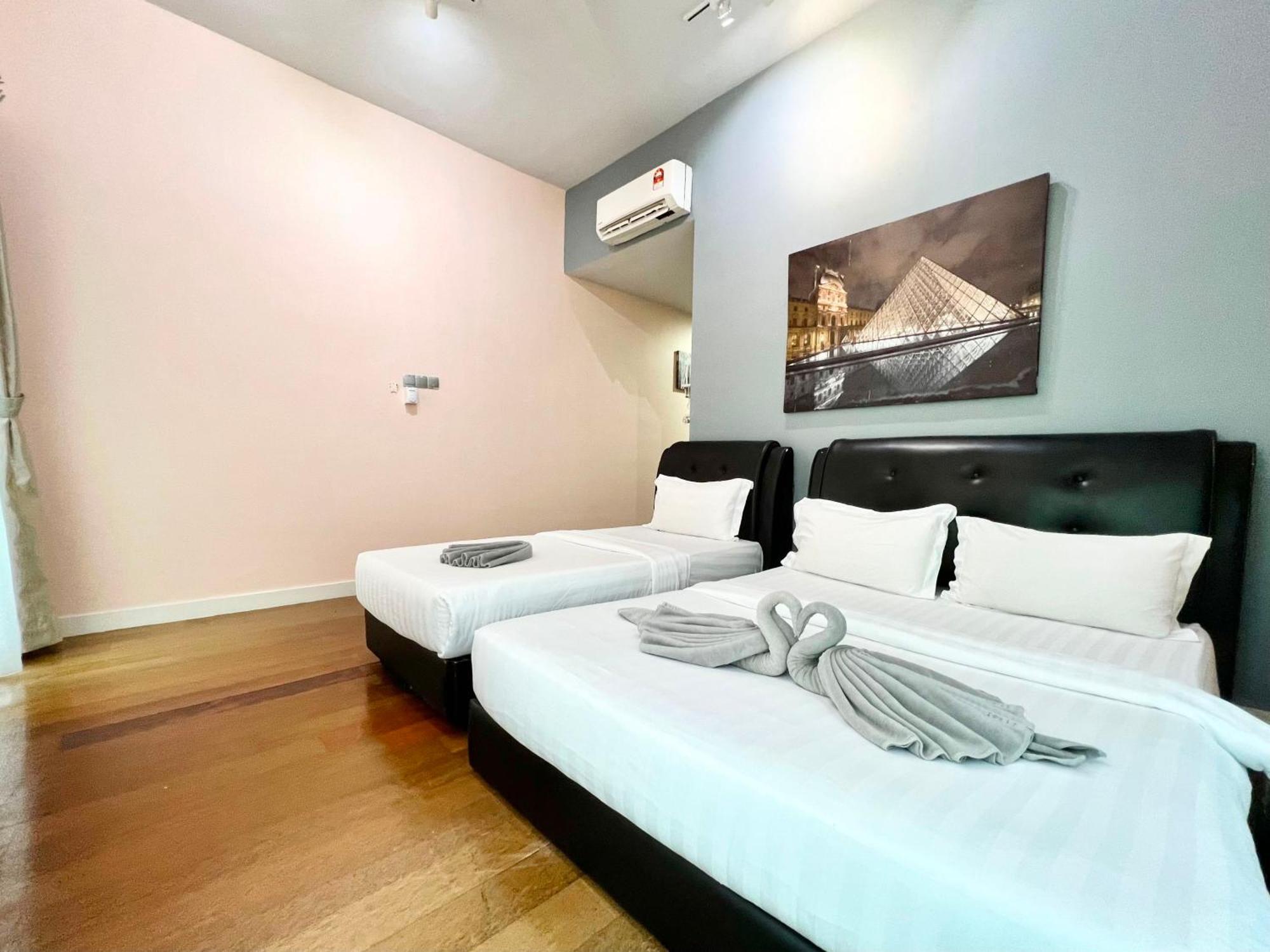 Capital O 90987 The Loft Residences Homestay @ Imago Shopping Mall 2 Kampong Sembulan Exterior foto