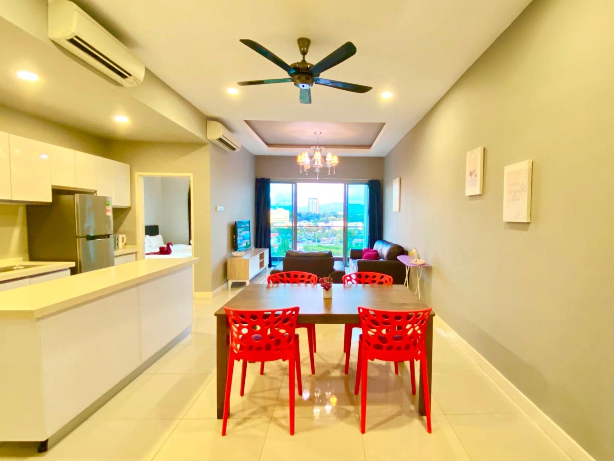 Capital O 90987 The Loft Residences Homestay @ Imago Shopping Mall 2 Kampong Sembulan Exterior foto